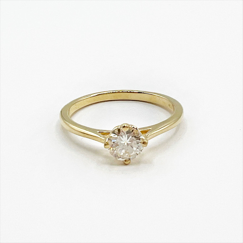 Classic Diamond and Gold 18 Karat Ring