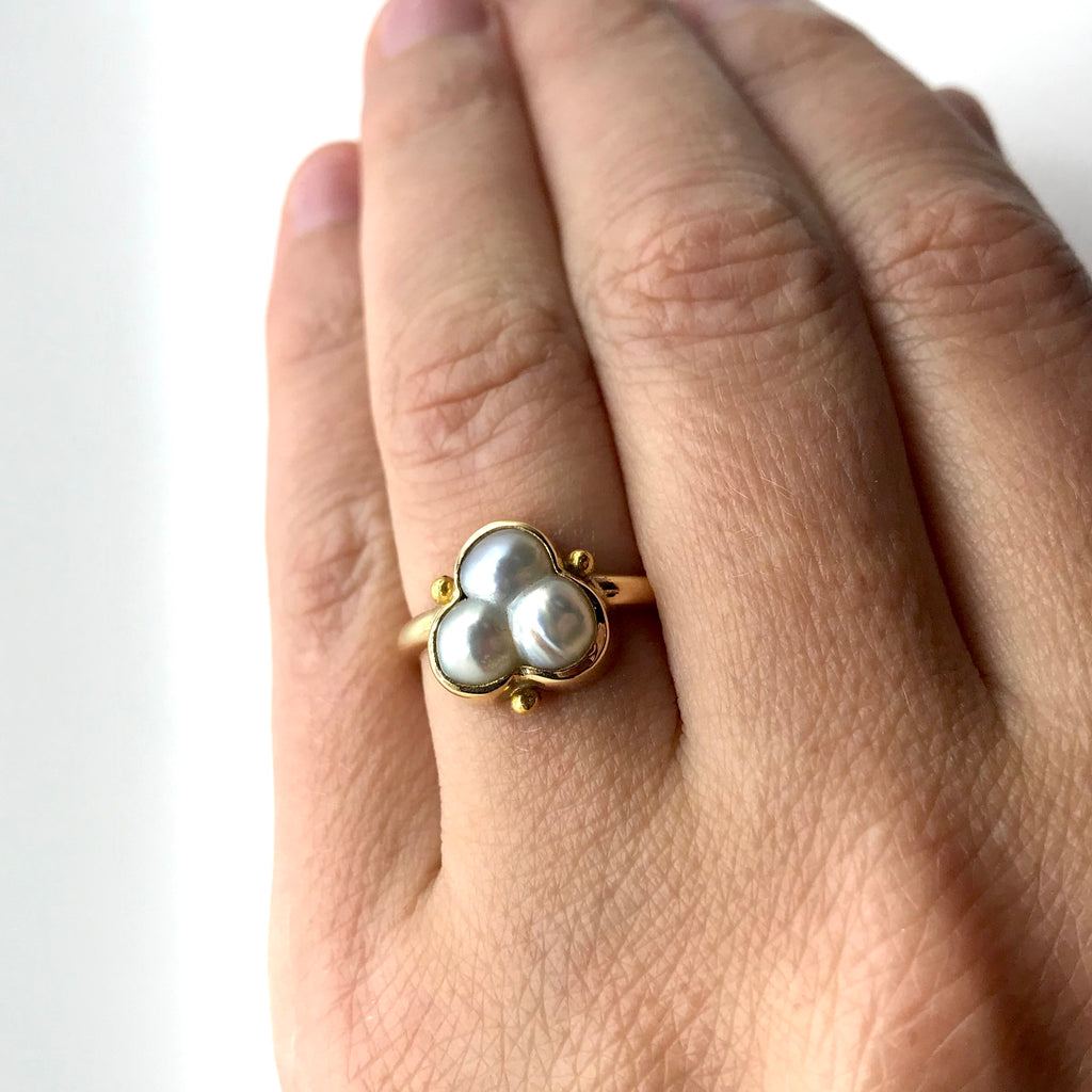 Three pearl 14k gold ring