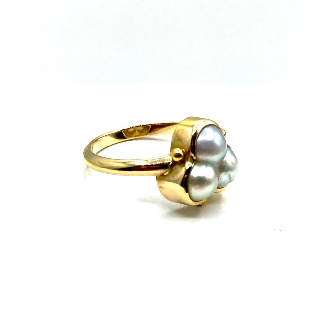 Three pearl 14k gold ring