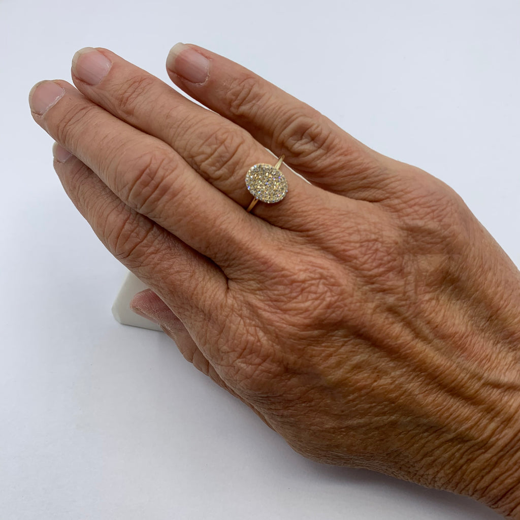 Diamond Cobblestones on a Golden Band