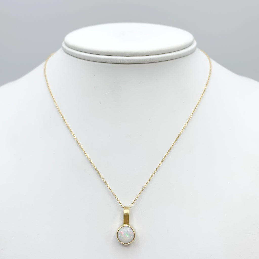 14 Karat Yellow Gold Round Opal Pendant