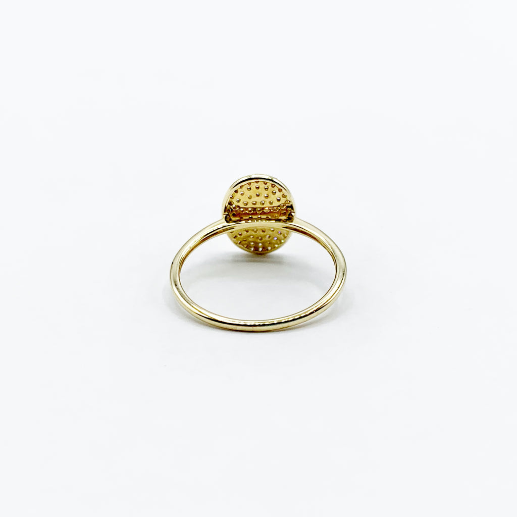 Diamond Cobblestones on a Golden Band