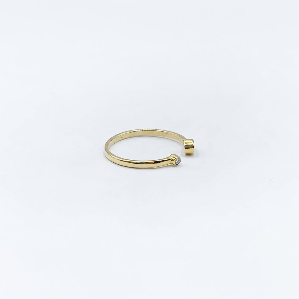 Diamonds and Gold in an Open Setting