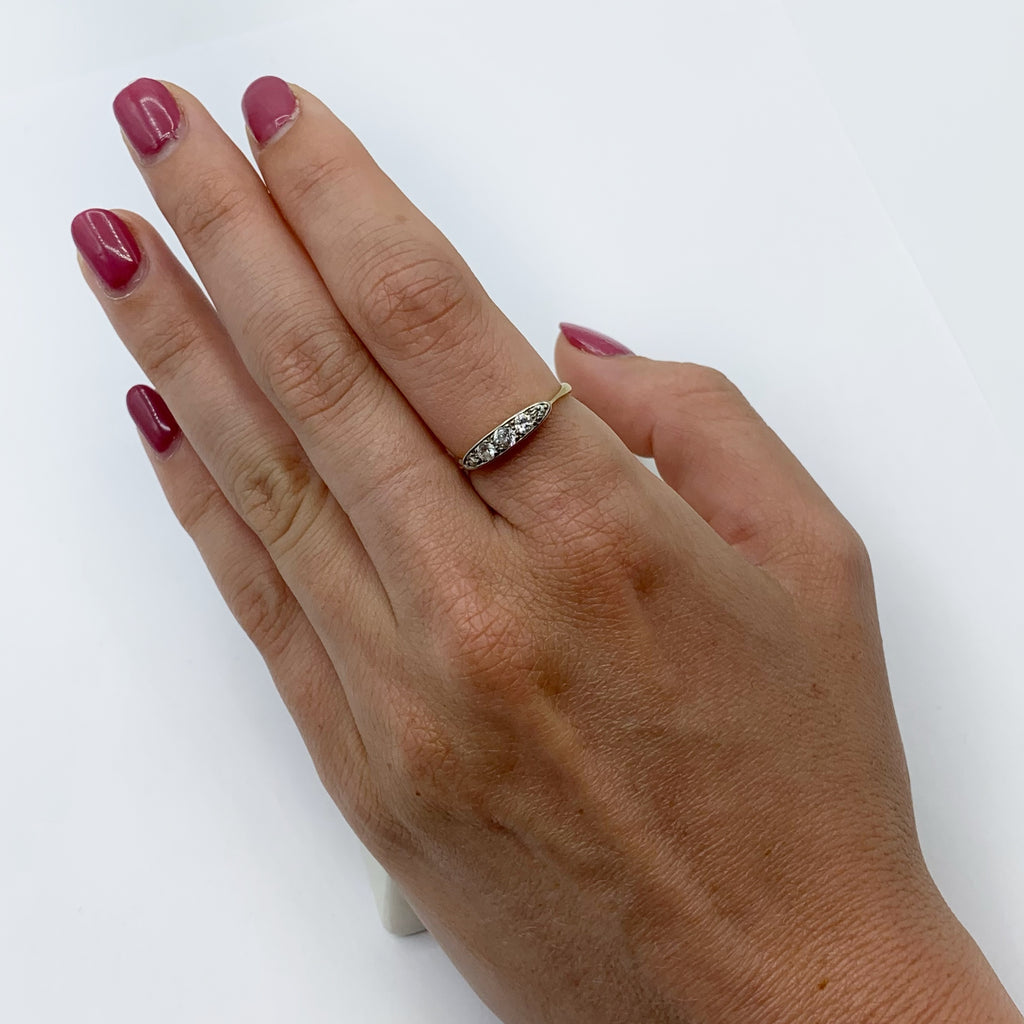 18 Karat Yellow Gold 5 Stone Diamond Ring