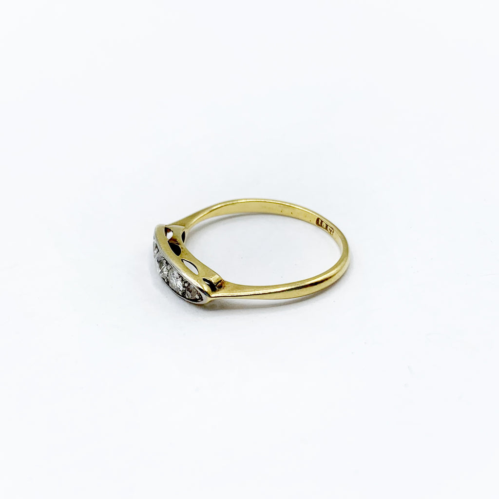 18 Karat Yellow Gold 5 Stone Diamond Ring