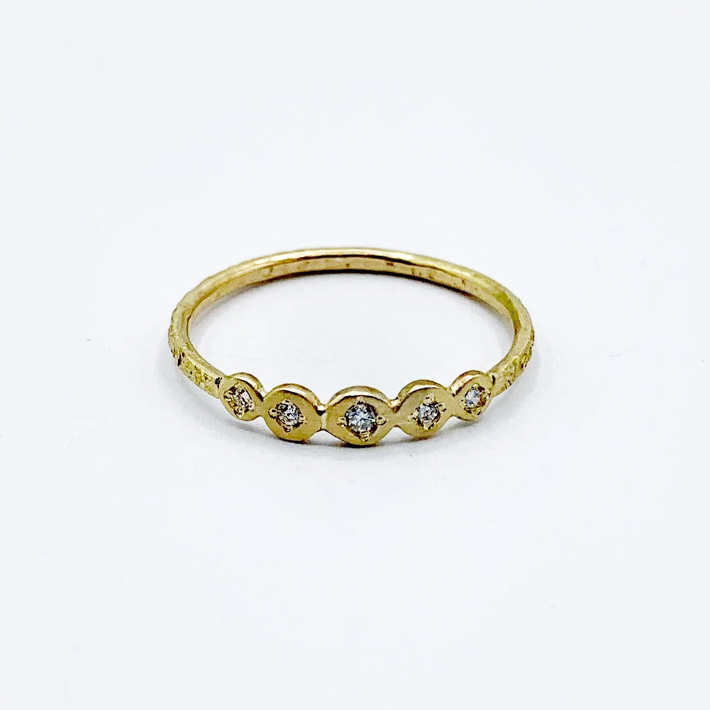 Golden Planets with Diamonds Centers on a Golden Band