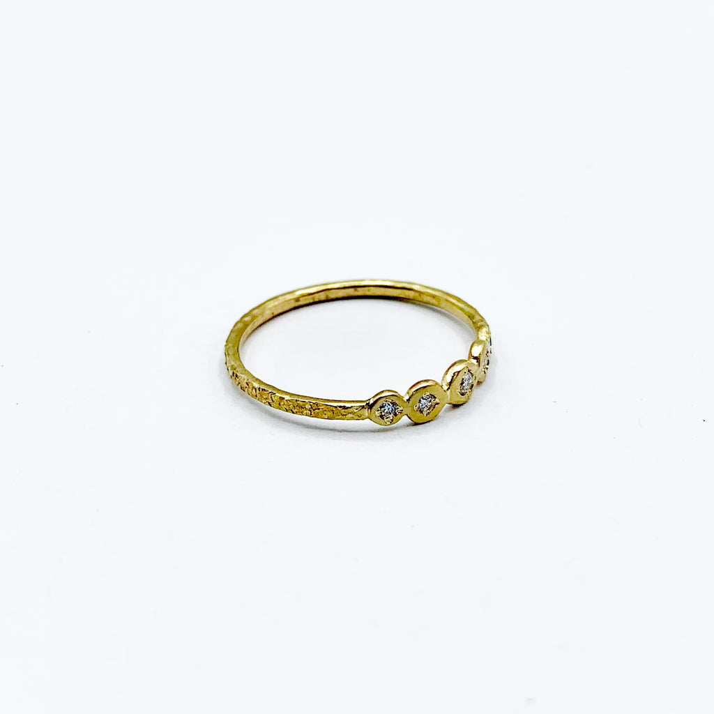 Golden Planets with Diamonds Centers on a Golden Band